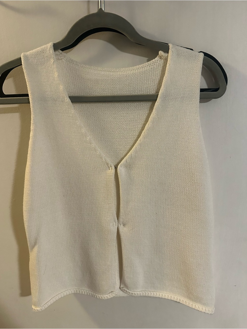 Cream/Blue Knit V-Neck Sleeveless Vest